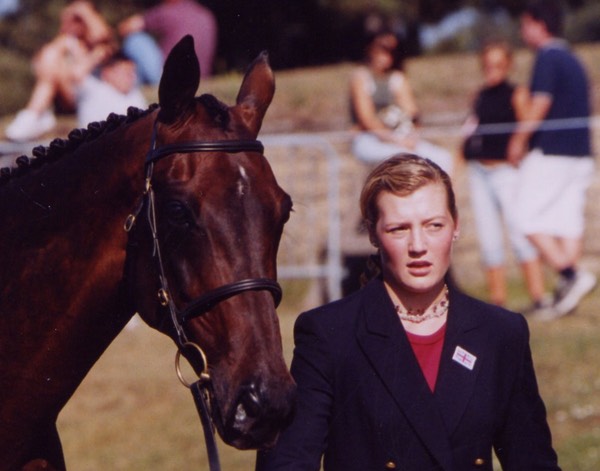 close up trot up Pratoni